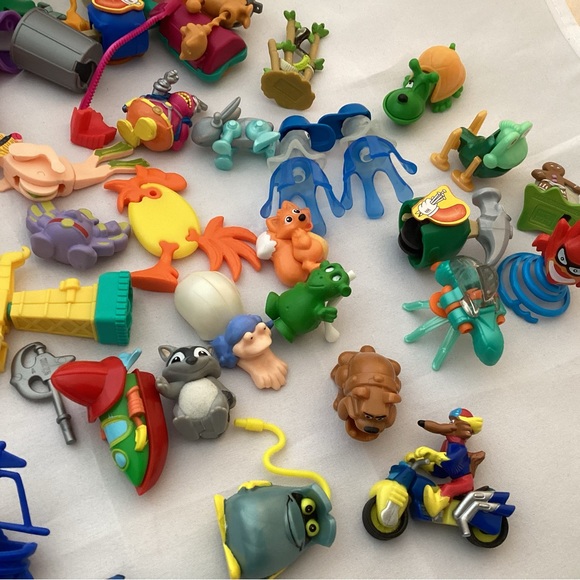 Kinder Ferrero surprise toys some complete and miscellaneous spare parts - Picture 2 of 9